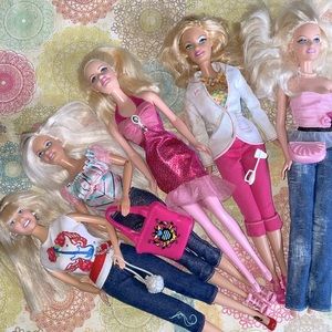 Barbie Vintage Bundle of 5 Dolls with Extra Clothes and Accessories